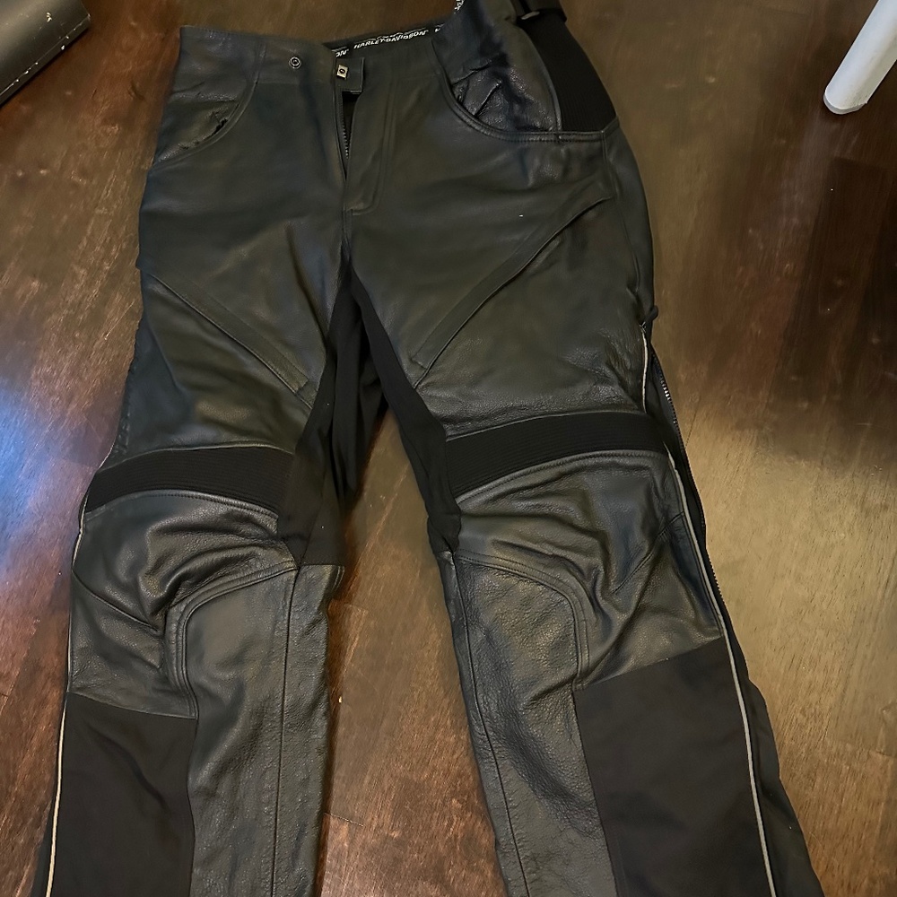 Harley Davidson FXRG Leather Riding Pants, Size 32